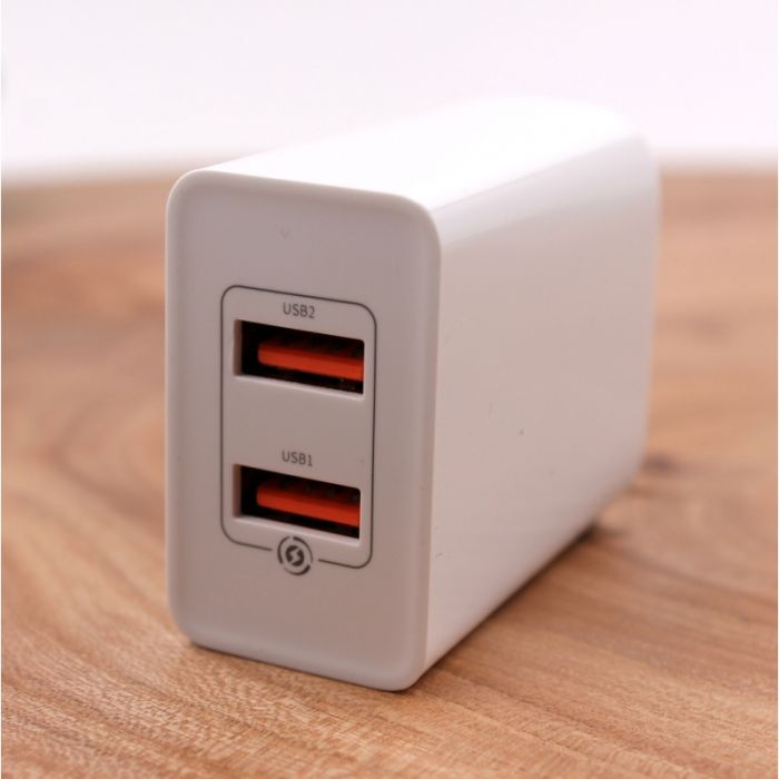 Сетевое зарядное устройство 2USB/18W QC3.0 Baseus ccfs-q01