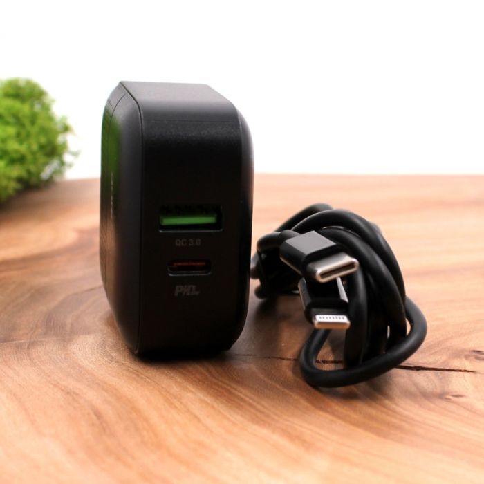 Сетевое зарядное устройство с кабелем Lightning 18W PD/QC3.0 Borofone BA46A